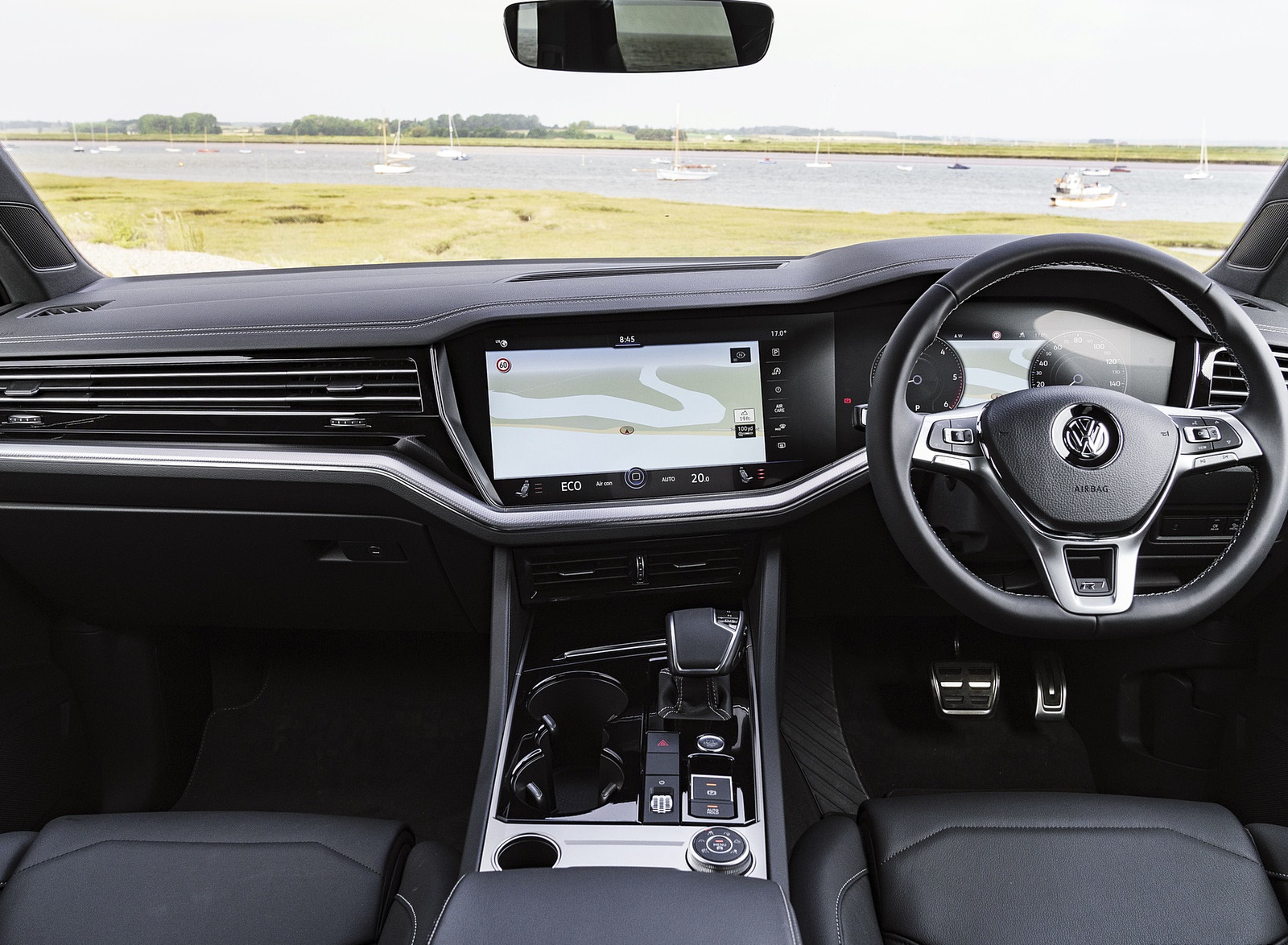 2019 Volkswagen Touareg V6 TDI R-Line (UK-Spec) Interior Cockpit Wallpapers #38 of 43