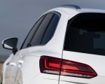 2019 Volkswagen Touareg V6 TDI R-Line (UK-Spec) Tail Light Wallpapers 150x120 (31)