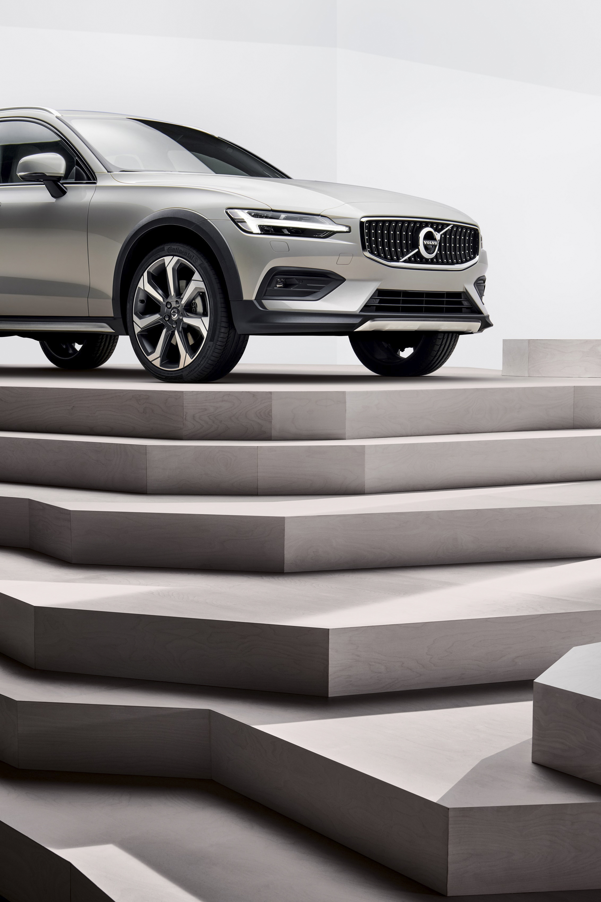 2019 Volvo V60 Cross Country Detail Wallpapers #22 of 28