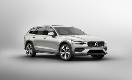 2019 Volvo V60 Cross Country Front Three-Quarter Wallpapers 450x275 (14)