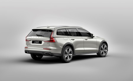 2019 Volvo V60 Cross Country Rear Three-Quarter Wallpapers 450x275 (16)