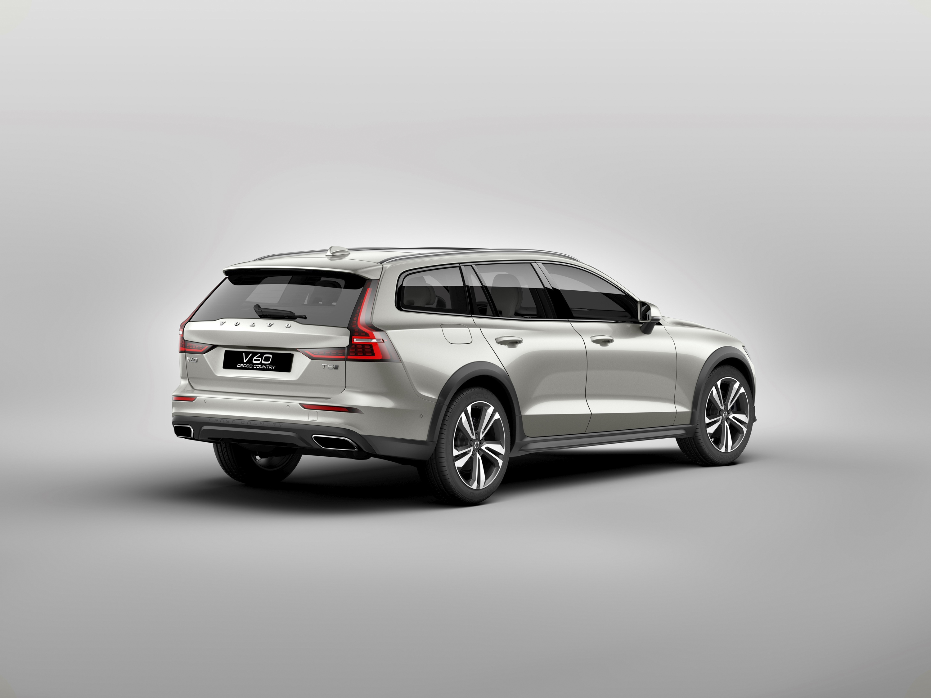 2019 Volvo V60 Cross Country Rear Three-Quarter Wallpapers #16 of 28