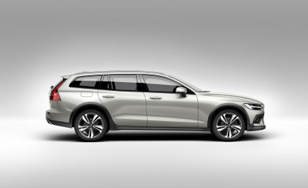 2019 Volvo V60 Cross Country Side Wallpapers 450x275 (18)