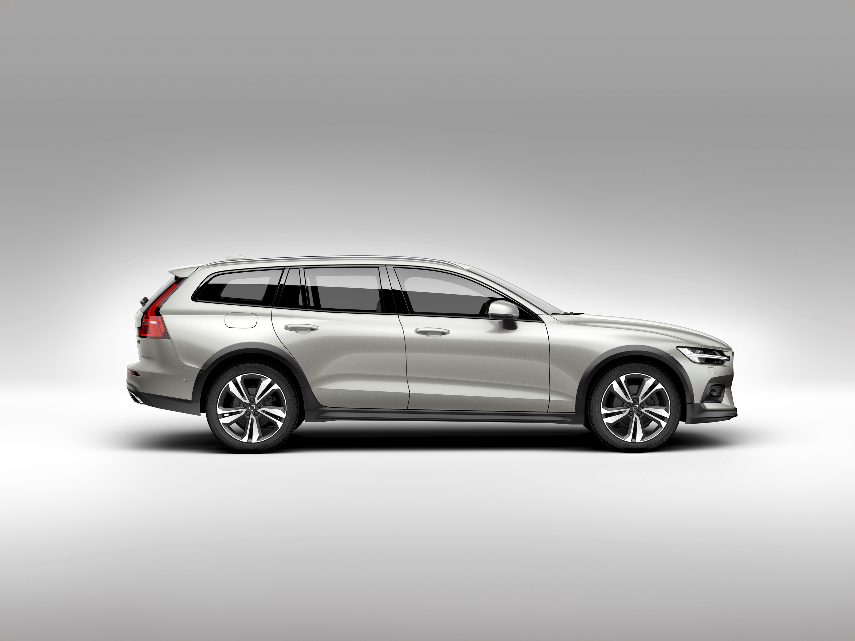 2019 Volvo V60 Cross Country Side Wallpapers #18 of 28