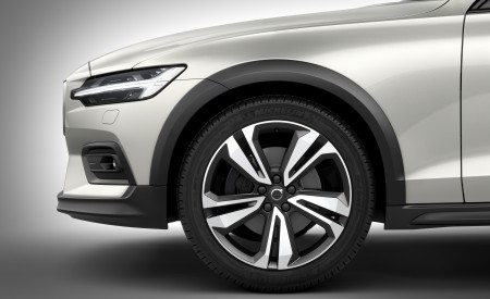 2019 Volvo V60 Cross Country Wheel Wallpapers 450x275 (20)