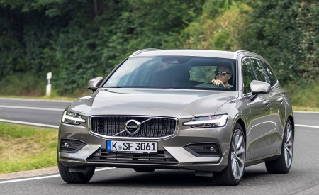 2019 Volvo V60 D4 Front Wallpapers 450x275 (111)