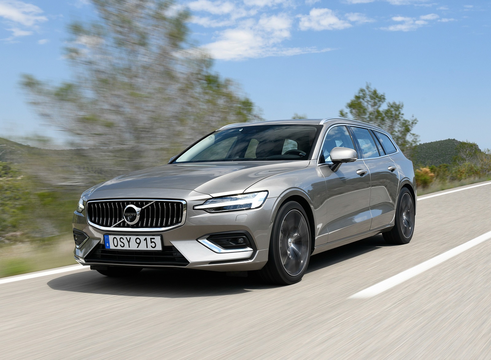 2019 Volvo V60 Front Three-Quarter Wallpapers #78 of 140