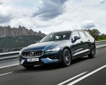 2019 Volvo V60 Front Three-Quarter Wallpapers 150x120