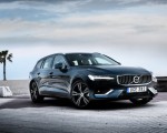 2019 Volvo V60 Front Three-Quarter Wallpapers 150x120 (13)