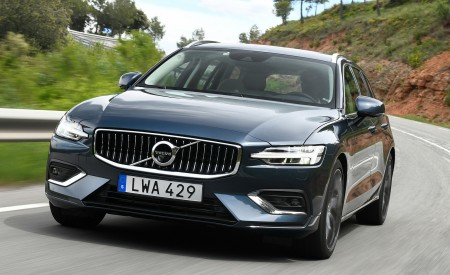 2019 Volvo V60 Front Wallpapers 450x275 (3)