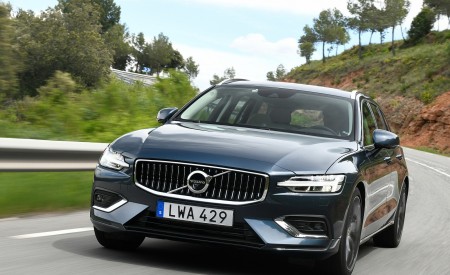 2019 Volvo V60 Front Wallpapers 450x275 (63)