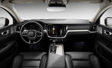2019 Volvo V60 Interior Cockpit Wallpapers 450x275 (121)