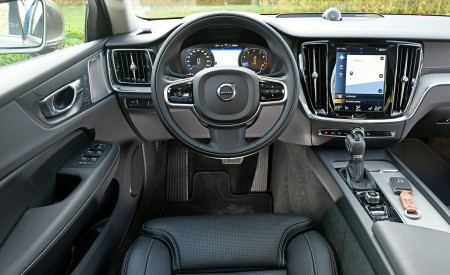 2019 Volvo V60 Interior Cockpit Wallpapers 450x275 (97)