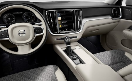 2019 Volvo V60 Interior Cockpit Wallpapers 450x275 (48)