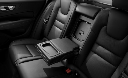 2019 Volvo V60 Interior Rear Seats Wallpapers 450x275 (118)