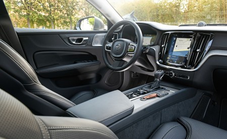 2019 Volvo V60 Interior Wallpapers 450x275 (98)