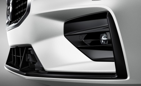 2019 Volvo V60 R-Design Front Bumper Wallpapers 450x275 (133)
