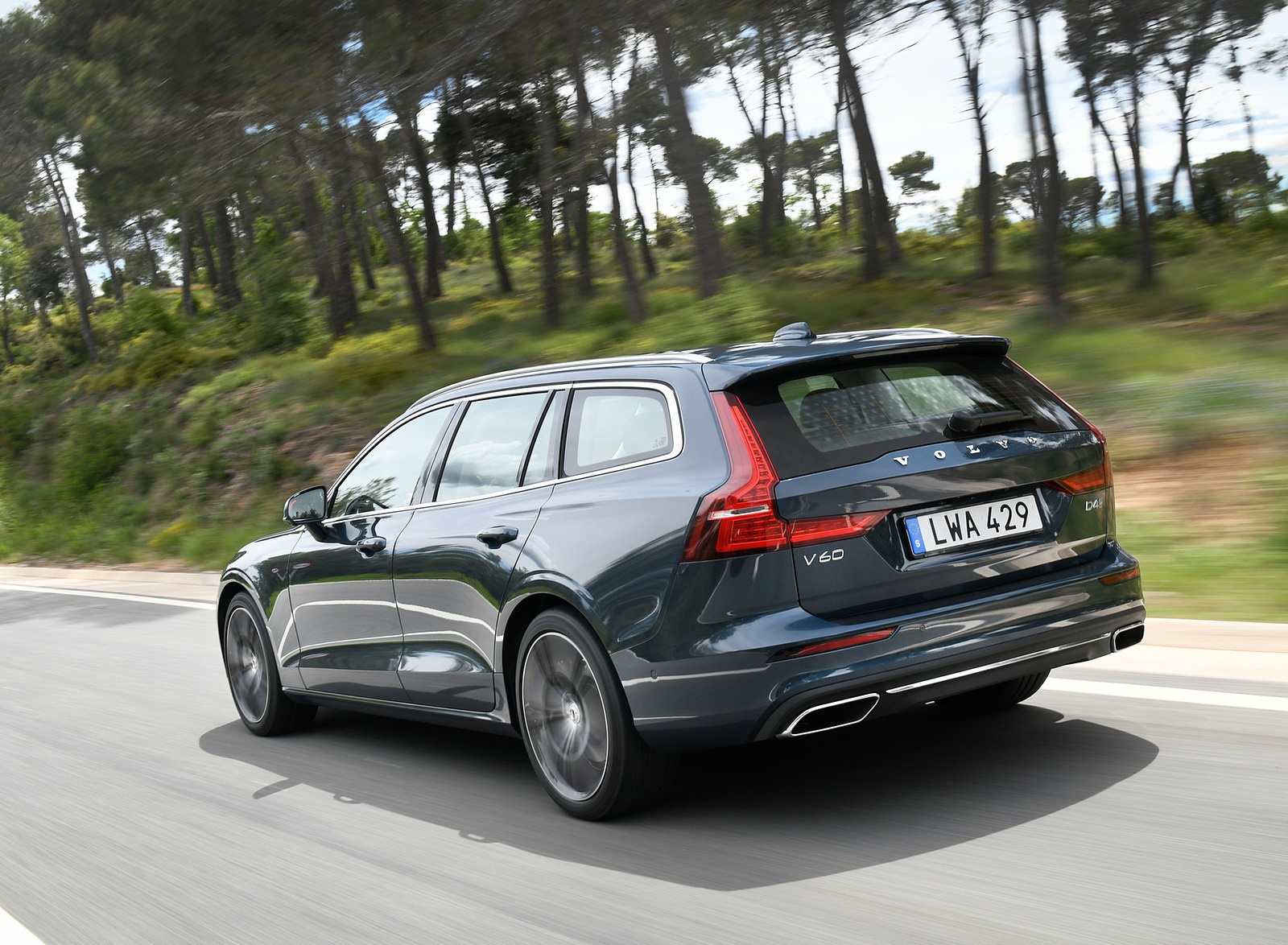 2019 Volvo V60 Rear Three-Quarter Wallpapers #4 of 140