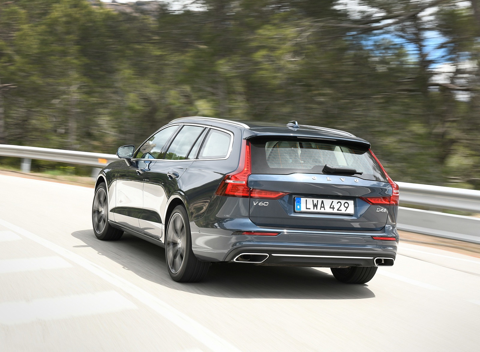 2019 Volvo V60 Rear Wallpapers (6)