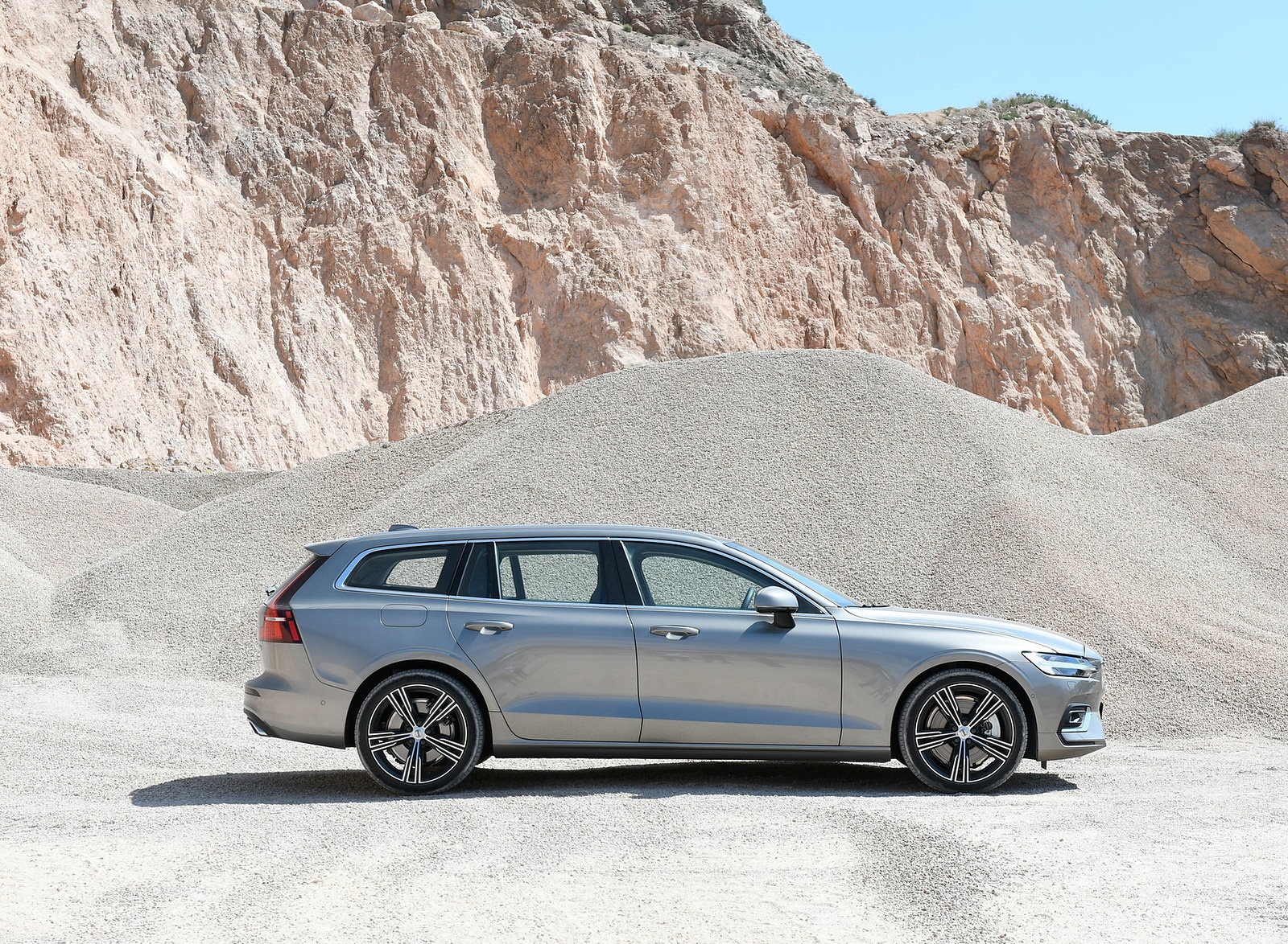 2019 Volvo V60 Side Wallpapers #93 of 140