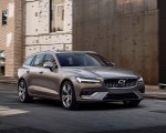 2019 Volvo V60 T6 AWD Inscription (Color: Pebble Grey Metallic) Front Three-Quarter Wallpapers 150x120 (30)