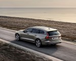 2019 Volvo V60 T6 AWD Inscription (Color: Pebble Grey Metallic) Rear Three-Quarter Wallpapers 150x120 (28)