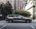 2019 Volvo V60 T6 AWD Inscription (Color: Pebble Grey Metallic) Side Wallpapers 150x120 (36)