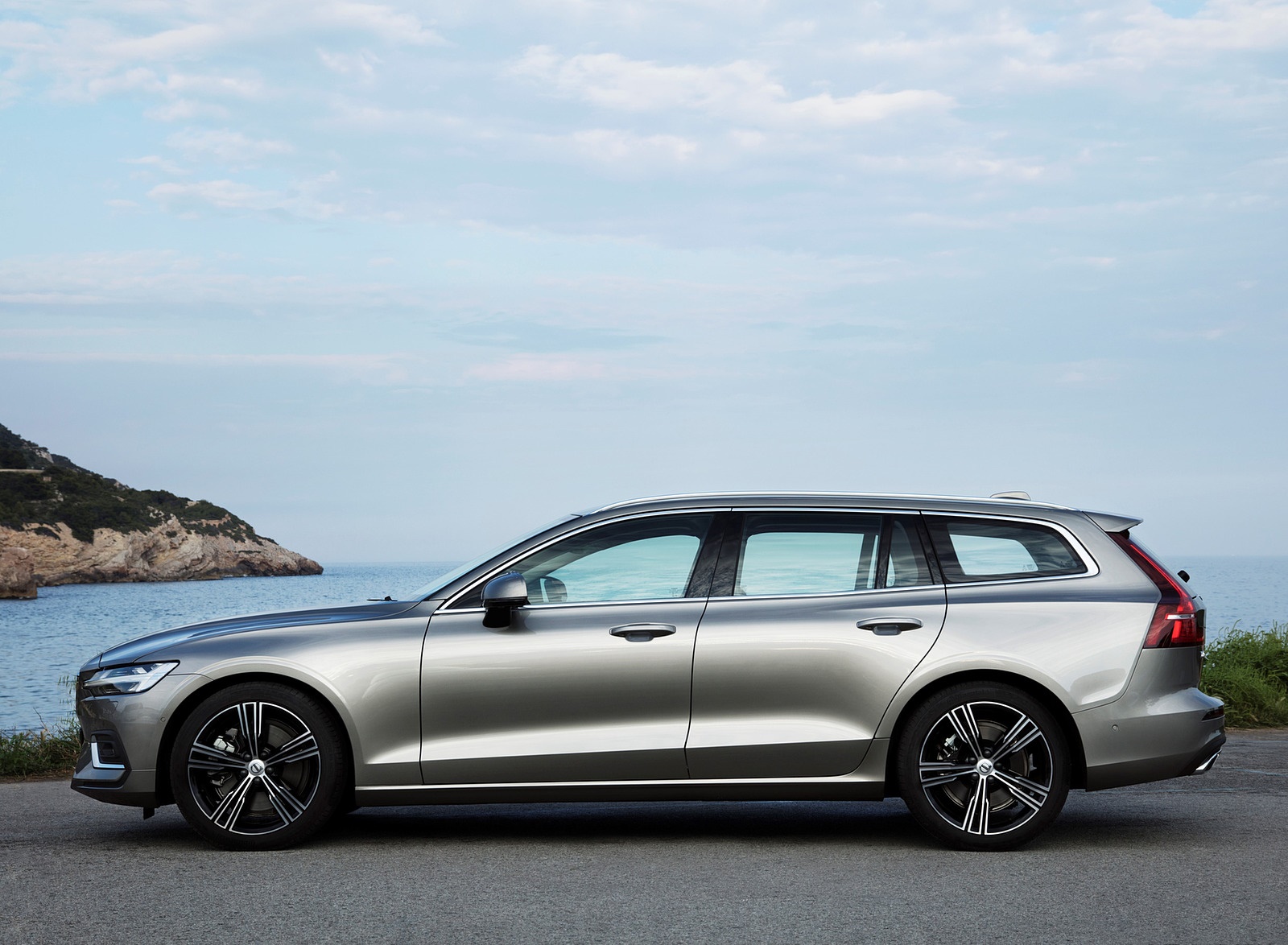 2019 Volvo V60 T6 Inscription (Color: Pebble Grey) Side Wallpapers #59 of 140