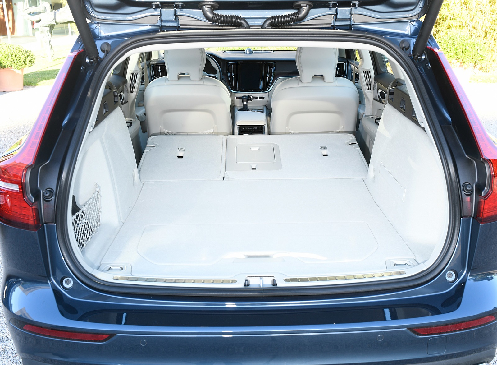 Volvo v60 Plug in Hybrid салон