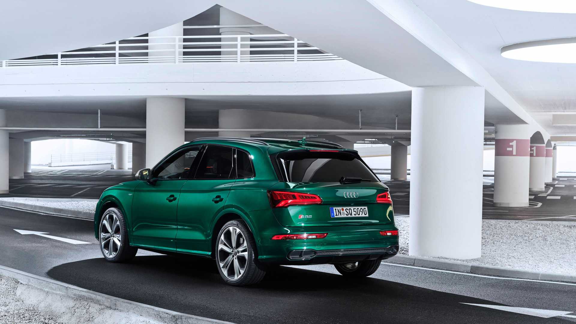 2020 Audi SQ5 TDI (Color: Azores Green Metallic) Rear Three-Quarter Wallpapers #12 of 19