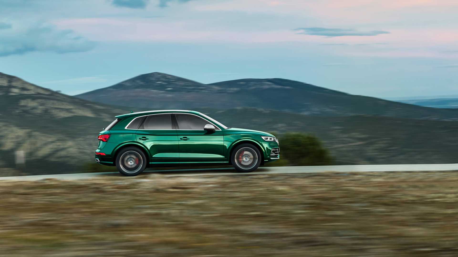 2020 Audi SQ5 TDI (Color: Azores Green Metallic) Side Wallpapers (6)