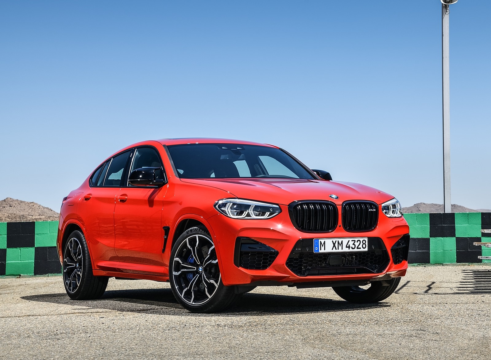 2020 BMW X4 M Competition Front Three-Quarter Wallpapers #28 of 86