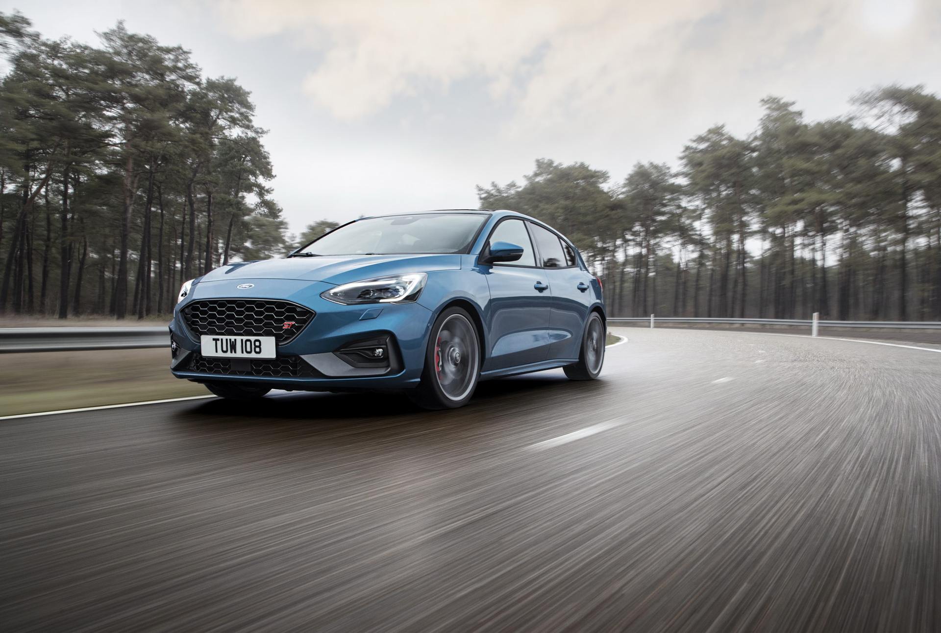 2020 Ford Focus ST Front Three-Quarter Wallpapers (2)
