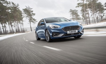 2020 Ford Focus ST Front Three-Quarter Wallpapers 450x275 (3)