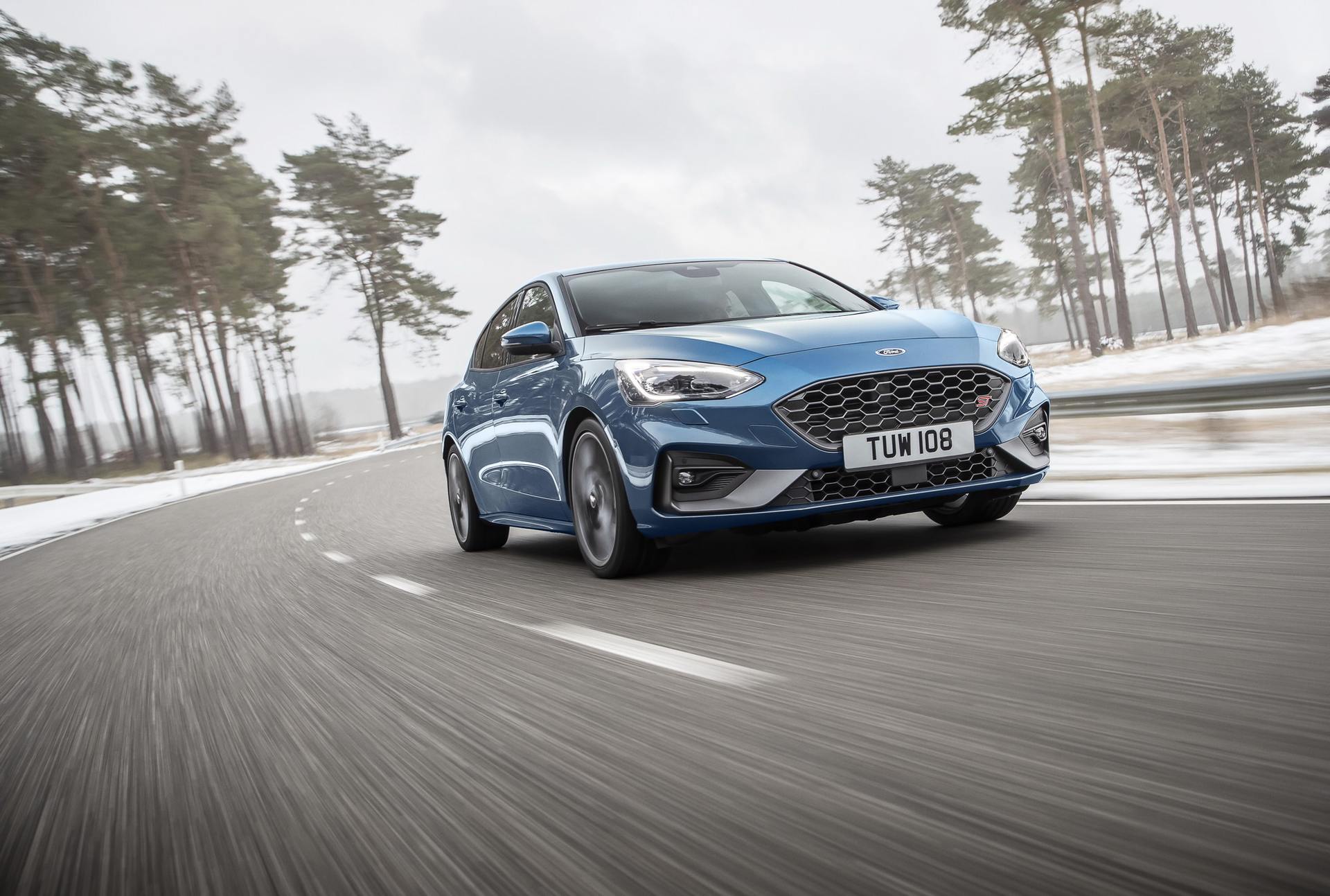 2020 Ford Focus ST Front Three-Quarter Wallpapers #3 of 21