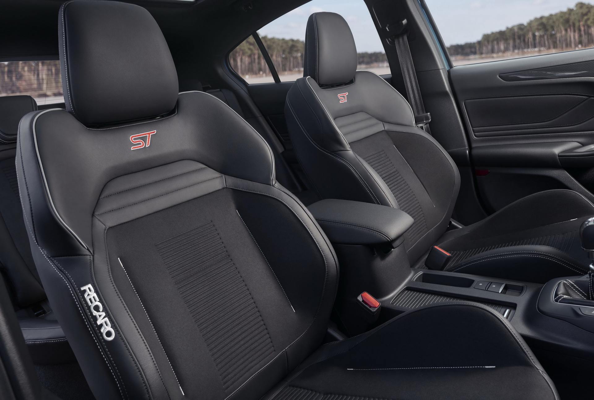 2020 Ford Focus ST Interior Front Seats Wallpapers #20 of 21