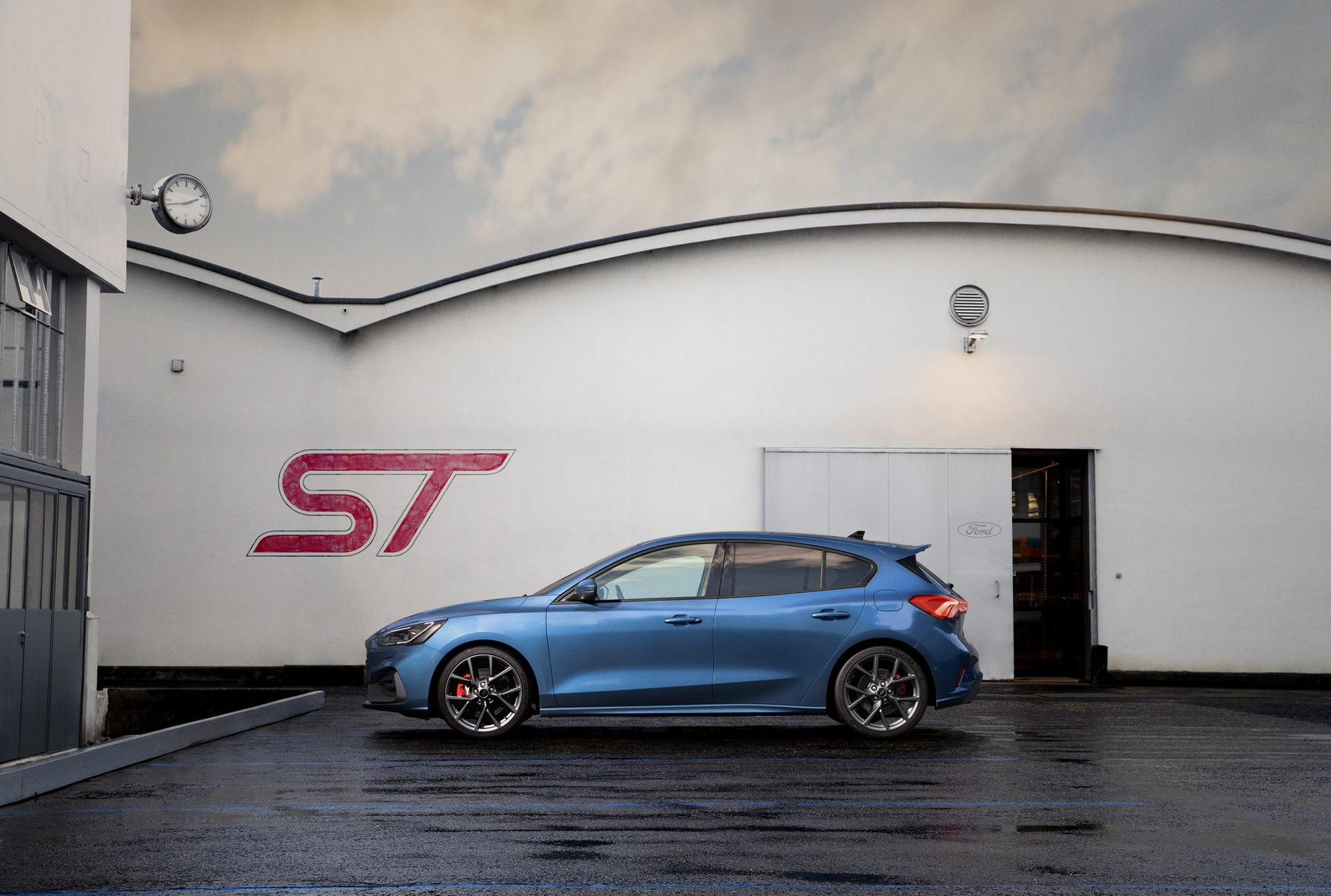 2020 Ford Focus ST Side Wallpapers #17 of 21