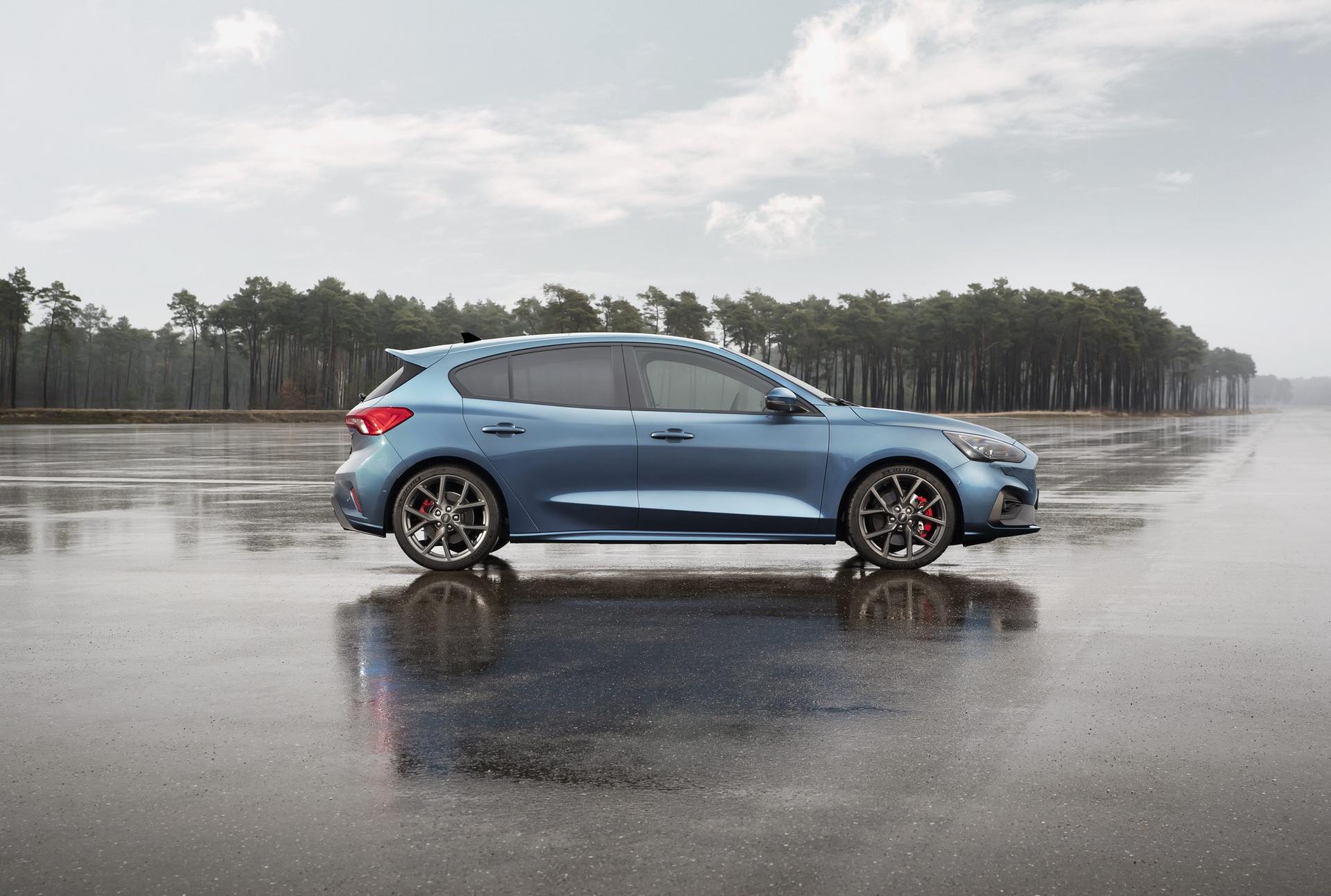 2020 Ford Focus ST Side Wallpapers (9)