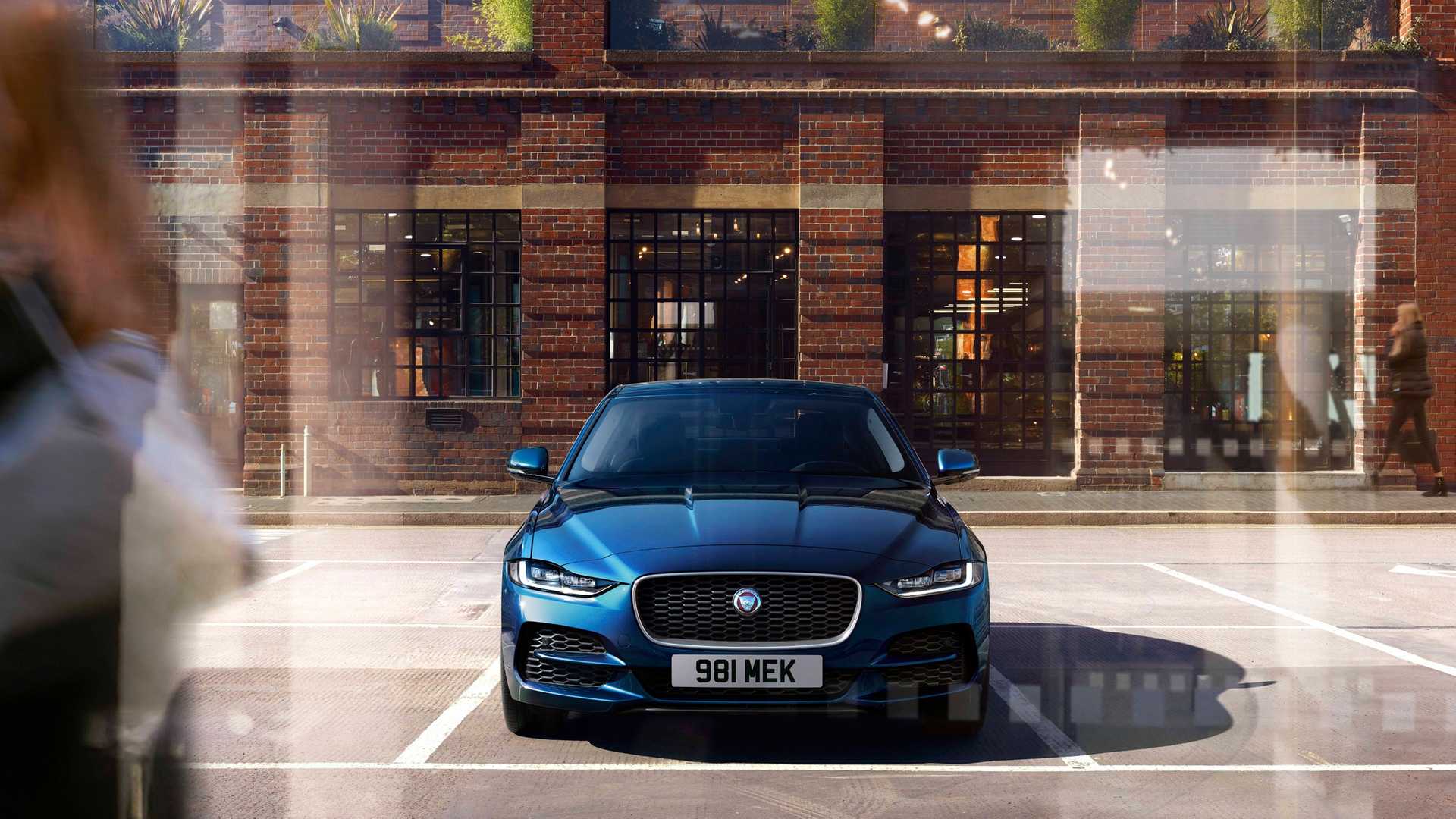 2020 Jaguar XE Front Wallpapers #100 of 138