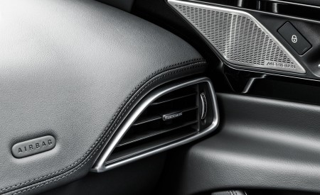 2020 Jaguar XE S D180 (Color: Eiger Grey) Interior Detail Wallpapers 450x275 (56)