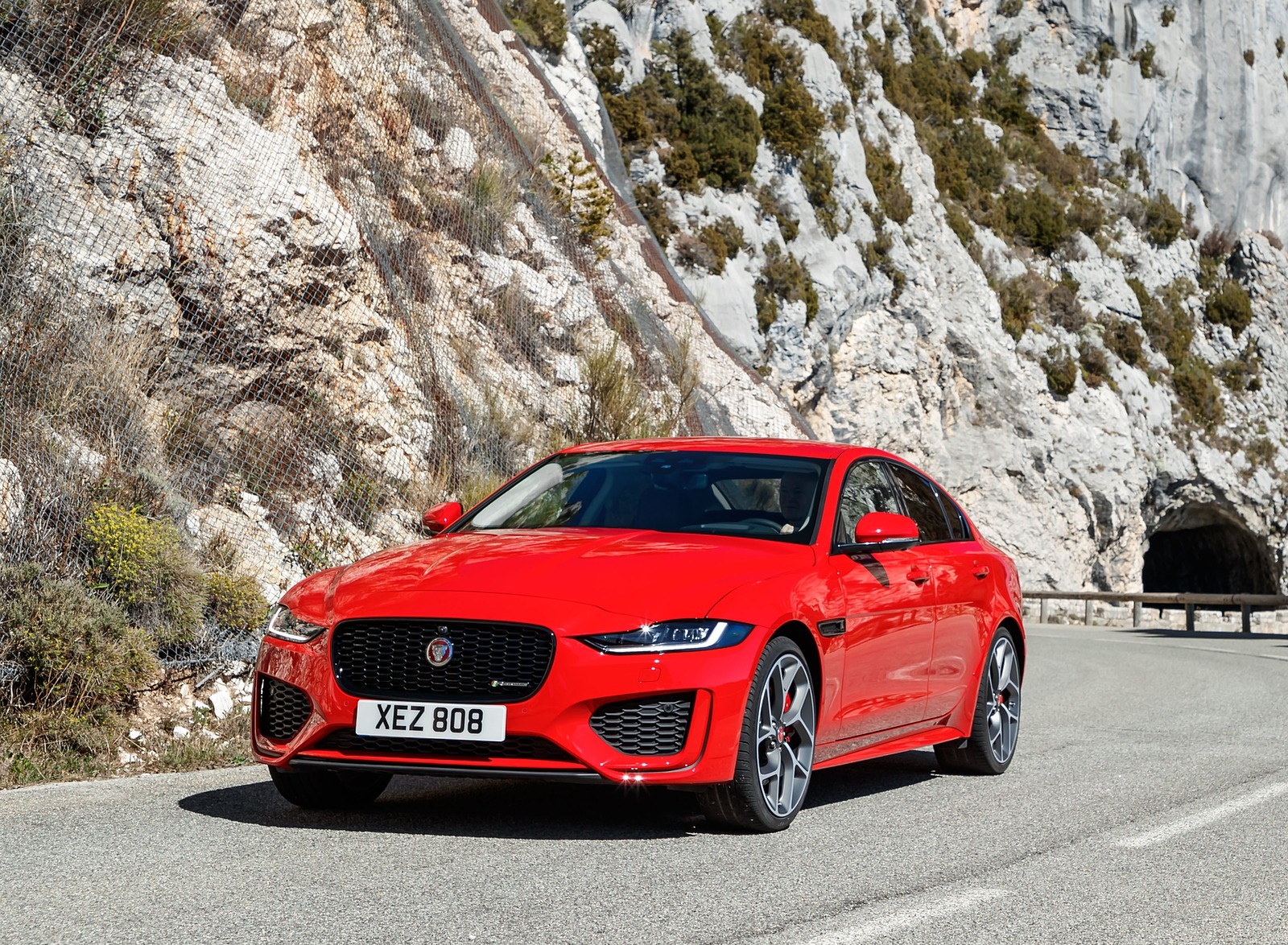 2020 Jaguar XE S R-Dynamic P300 (Color: Caldera Red) Front Three-Quarter Wallpapers #10 of 138