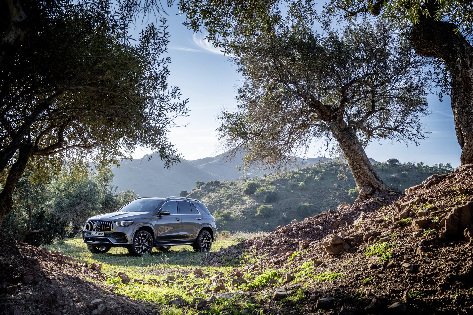 2020 Mercedes-AMG GLE 53 4MATIC+ (Color: Selenite Grey) Front Three-Quarter Wallpapers #17 of 44