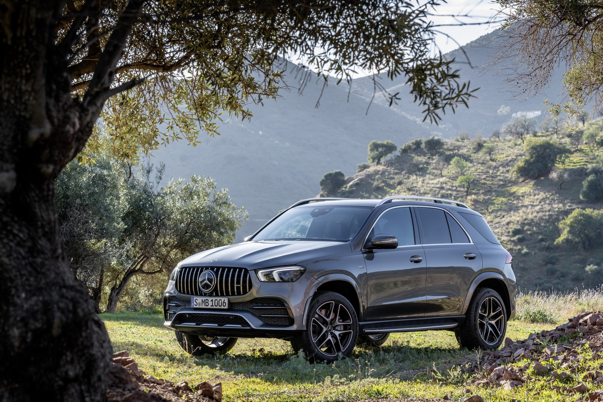 2020 Mercedes-AMG GLE 53 4MATIC+ (Color: Selenite Grey) Front Three-Quarter Wallpapers #16 of 44