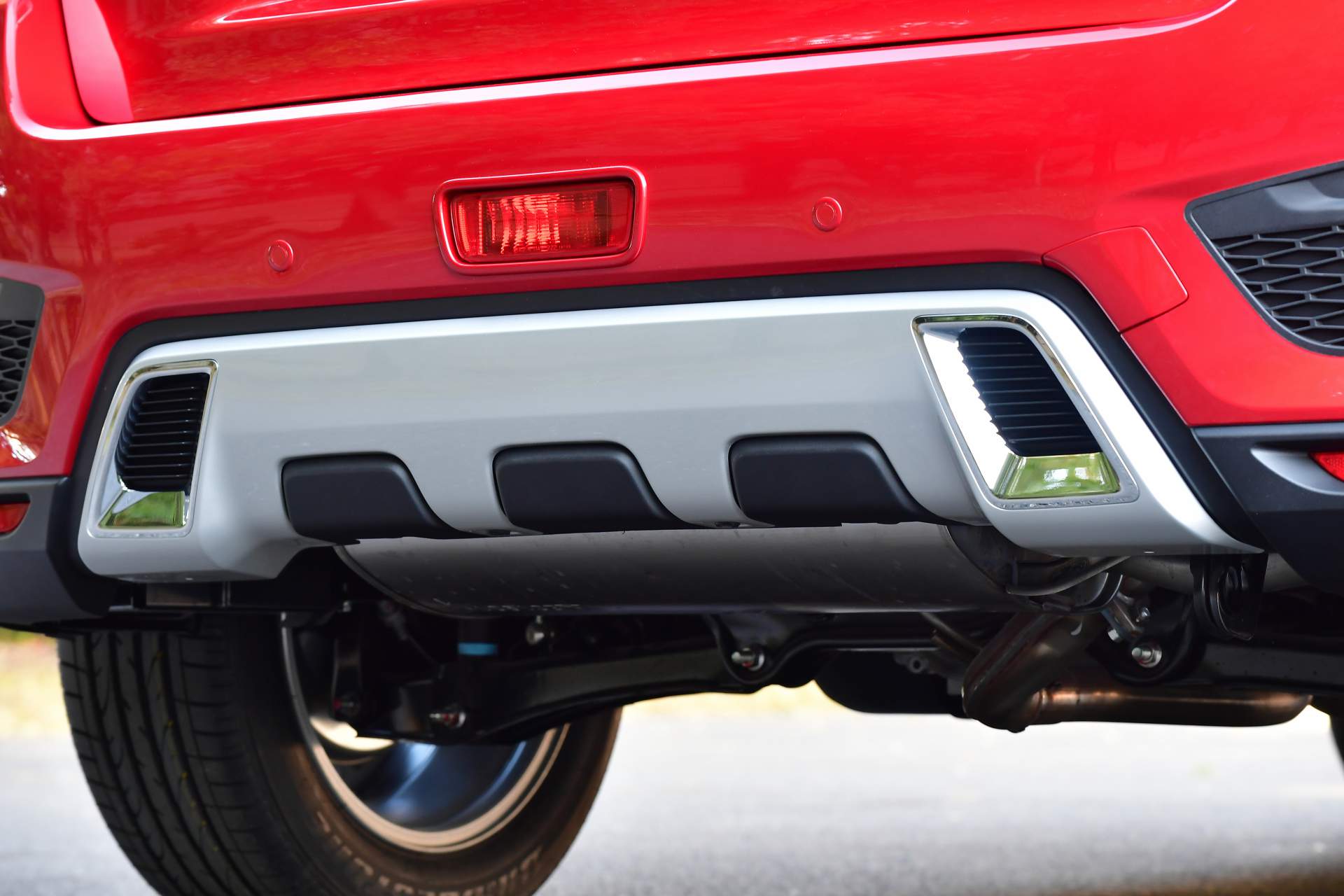 2020 Mitsubishi Outlander Sport Exhaust Wallpapers #21 of 30