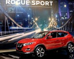 2020 Nissan Rogue Sport Front Three-Quarter Wallpapers 150x120 (49)