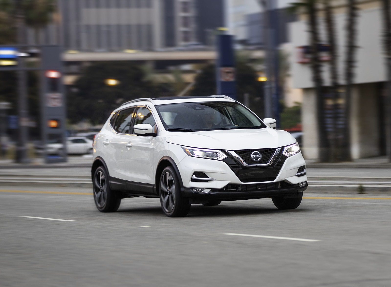 2020 Nissan Rogue Sport Front Three-Quarter Wallpapers #1 of 50