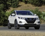 2020 Nissan Rogue Sport Front Three-Quarter Wallpapers 150x120 (3)