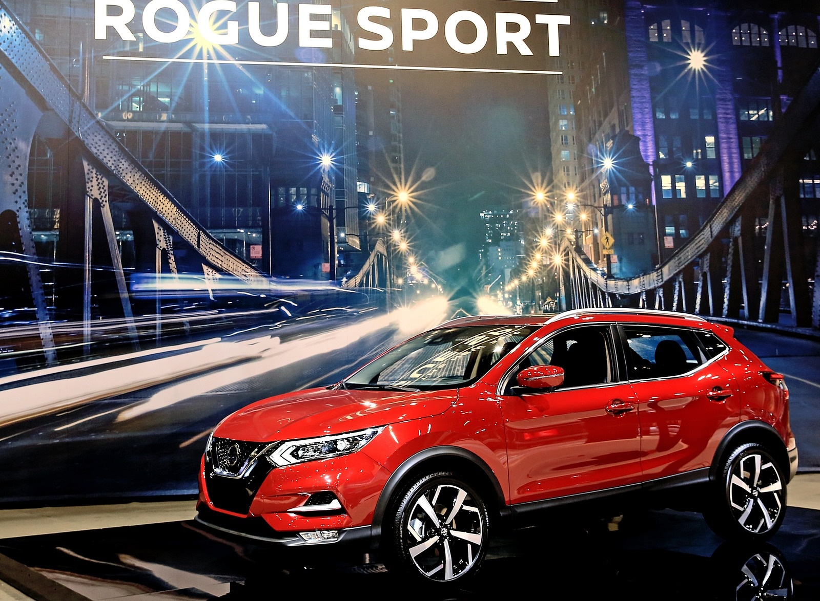 2020 Nissan Rogue Sport Front Three-Quarter Wallpapers #49 of 50