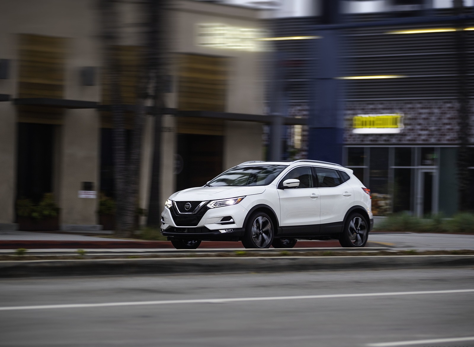 2020 Nissan Rogue Sport Front Three-Quarter Wallpapers #4 of 50