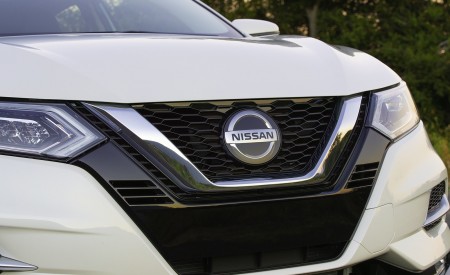 2020 Nissan Rogue Sport Grill Wallpapers 450x275 (11)